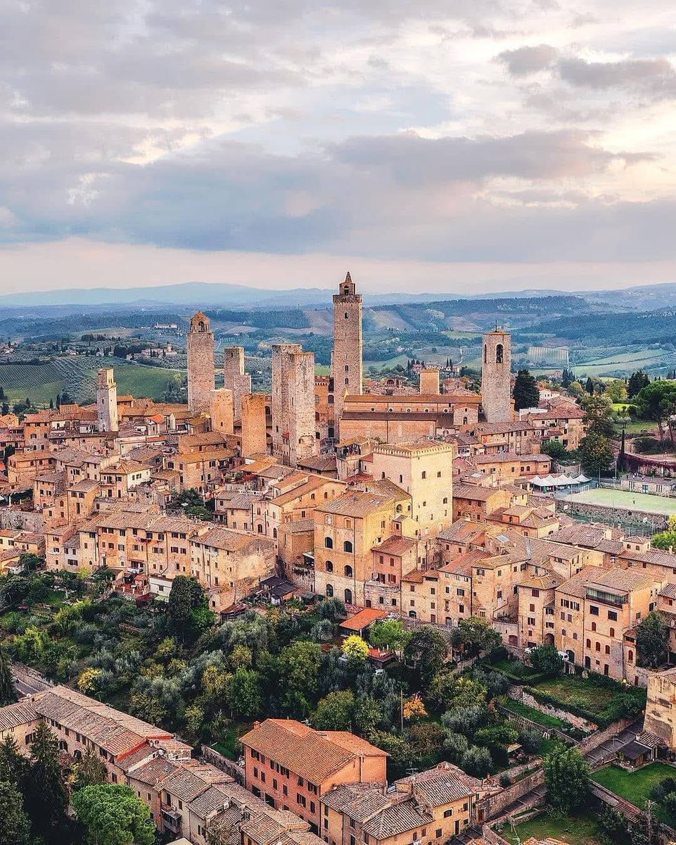 Sam Gimignano, Italy