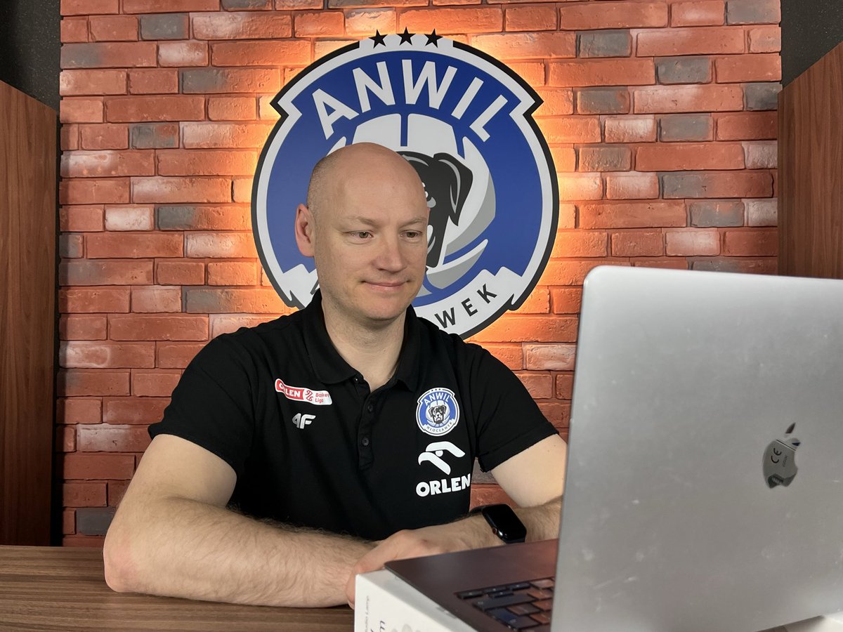 Działamy 👀

Next week ➡️ na klubowych mediach moja rozmowa z Isaiah Muciusem

oraz trener Grzegorz Kożan w rozmowie z <a href="/gszyb/">Grzegorz Szybieniecki</a> dla <a href="/BasketwLiczbach/">Basket w liczbach</a> 

#plkpl