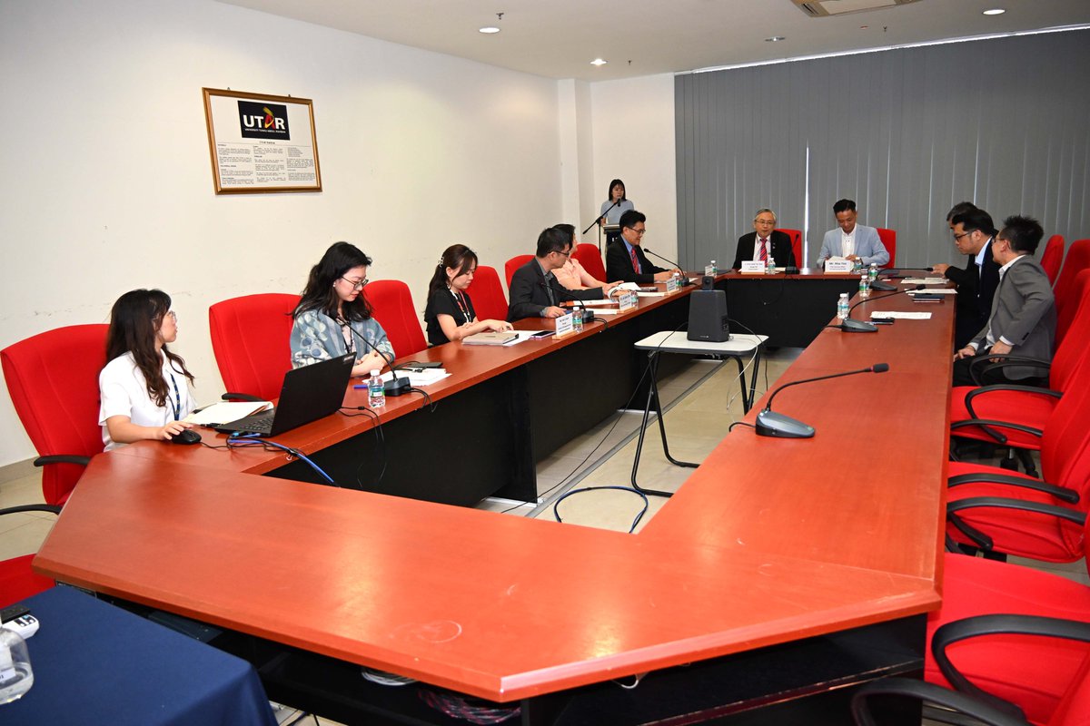 UTARnet's tweet image. UTAR and YKL Engineering Sdn Bhd have signed an MoU to empower future talent through industry training and executive development. A step forward in bridging education and innovation for sustainable growth.🤝

#UTARxYKL #IndustryCollaboration #FutureReady #EngineeringExcellence