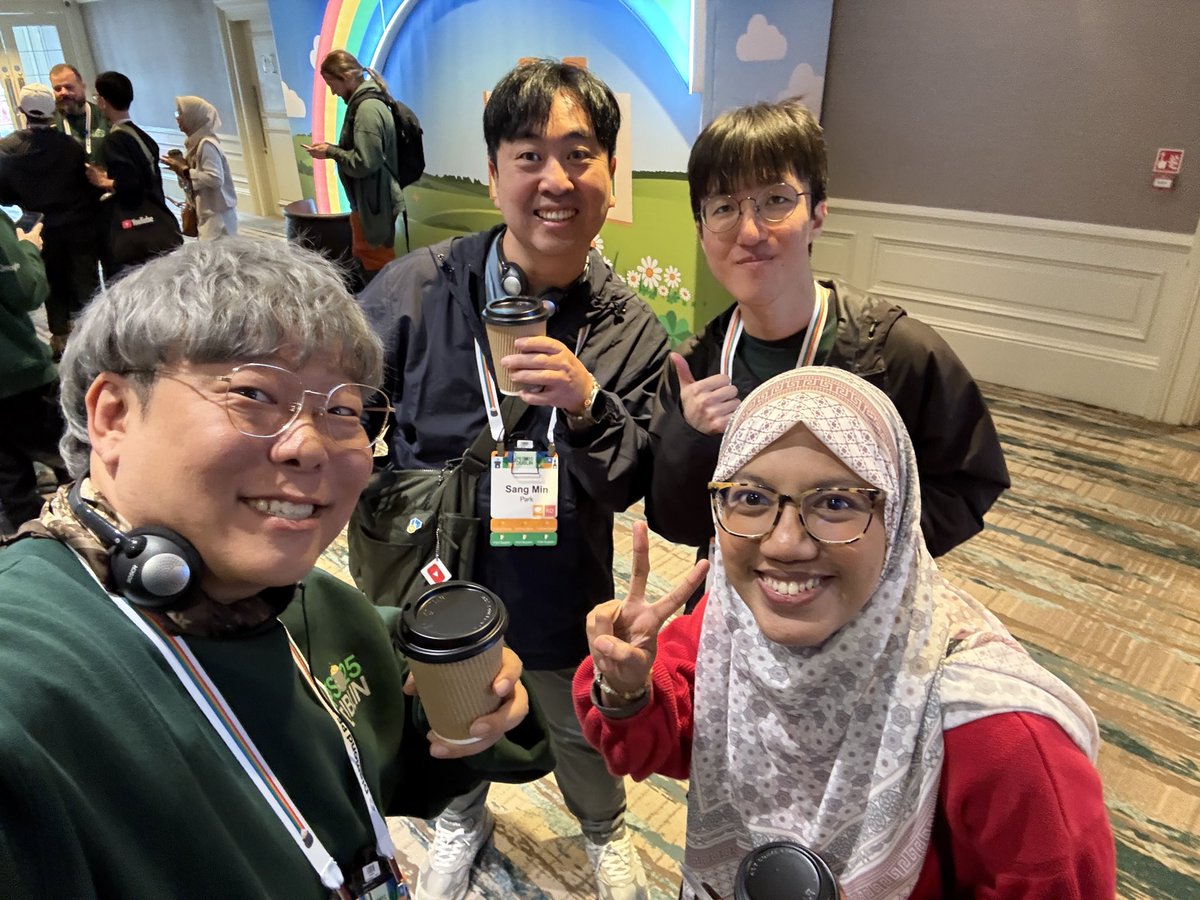 어비 UhBee tweet media