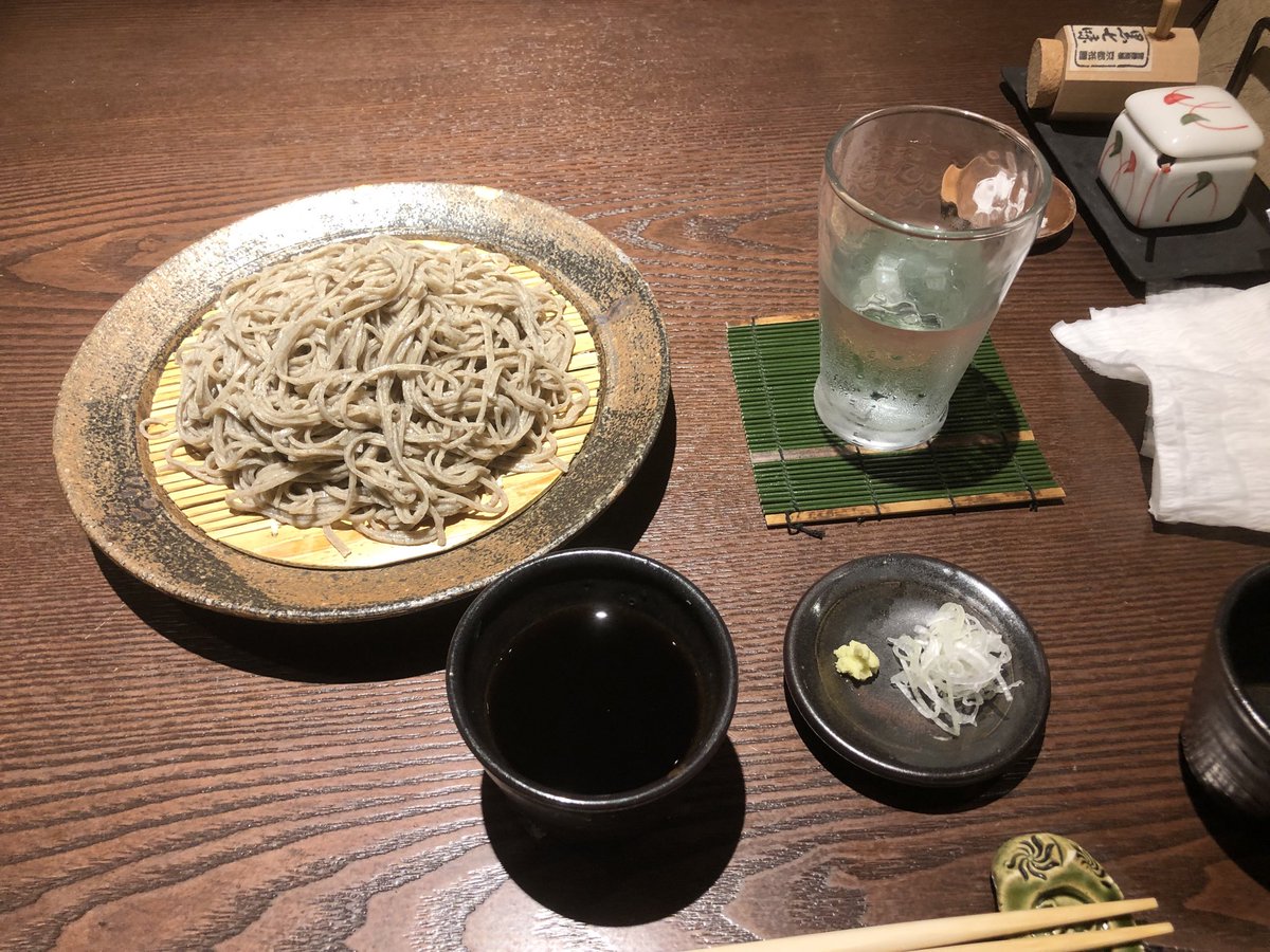 今日は中庭のさと丸さんと、あさひさんと神田明神下にある、お蕎麦おしんに行って来ました♪一品ごとが素晴らしく美味しかったです！