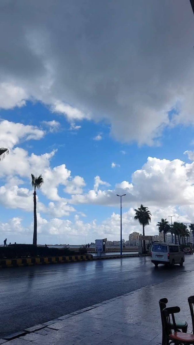Alexandria_egy1's tweet image. شتاء الإسكندرية الآن 💙🩵☔️