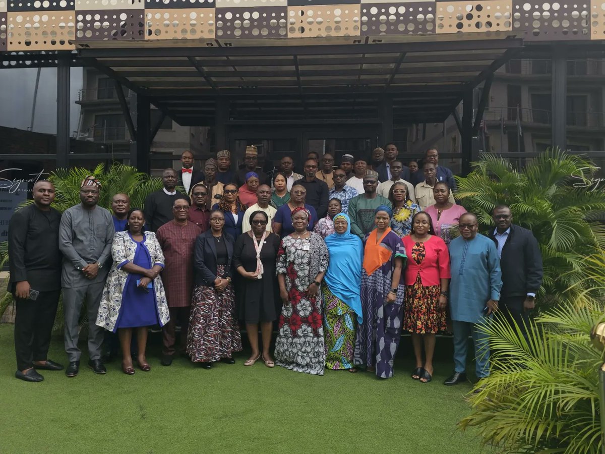 sbinsights_'s tweet image. Smallholder farmers earn over $40 million under IFAD–FGN value chain programme
smallbusinessinsights.ng/smallholder-fa… #WikeMustGo #Ekiti #FCFS @CBNNews