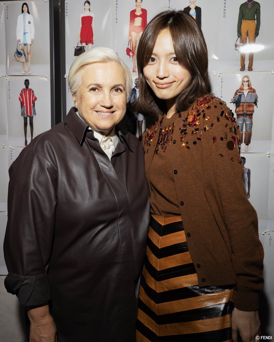 【イタリア製】FENDI ペカン柄 ブロックチェック 裏地ファー 総柄ジャケット イタリア製】FENDI ペカン柄 ブロックチェック 裏地ファー 総柄