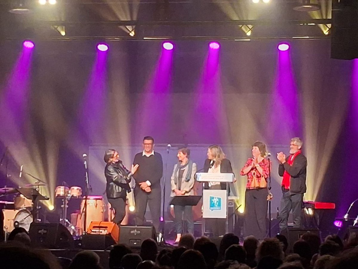 Hier soir, les élues communistes et le Conseil départemental ont accueilli Les Grandes Bouches et Cuba Collectif pour l'ouverture du festival Jazz sur son 31

Carton plein pour ce premier concert qui a su faire vivre la solidarité internationale par la culture