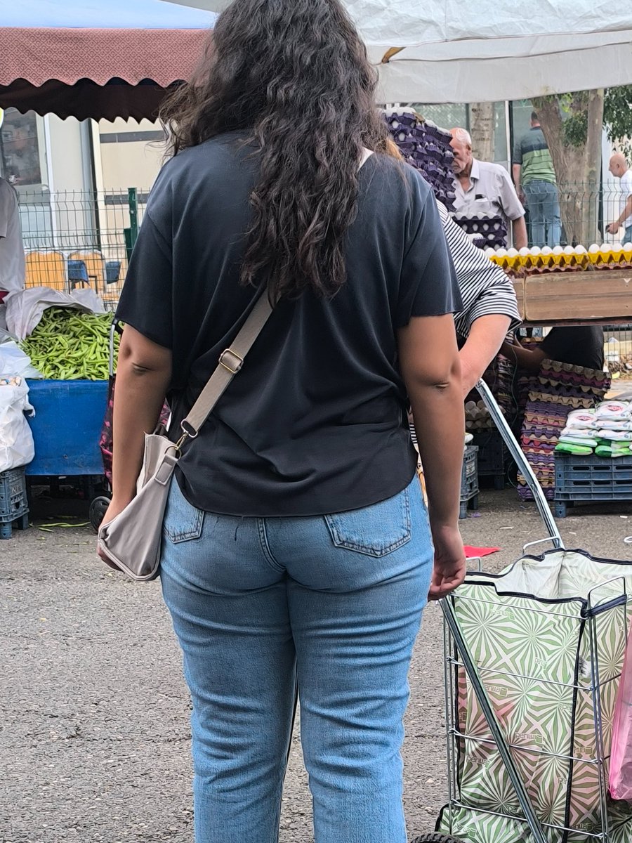 Yok mu sikilecek birileri büyük kalçalı 
Olgunlar mesajlarınızı bekliyorum