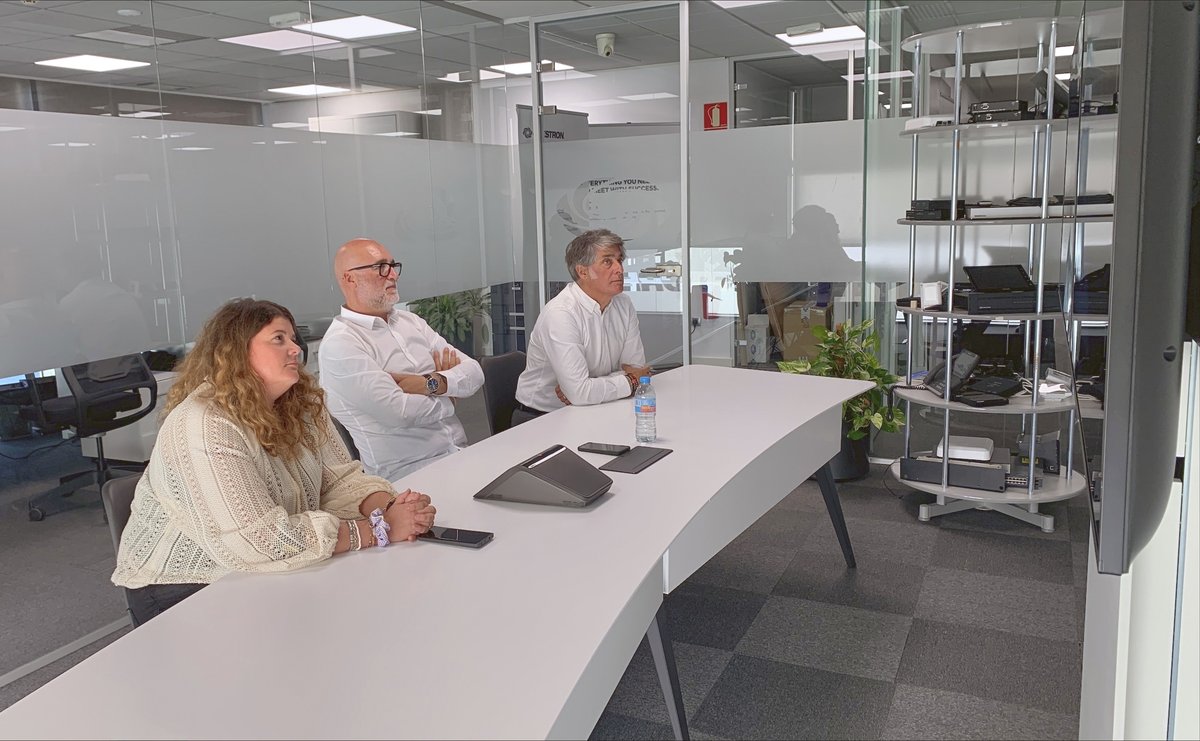 ricohspain's tweet image. ✨ Encantados de estar en el showroom de @Crestron para que nuestros especialistas Workplace exploren de primera mano las soluciones más innovadoras en comunicación, colaboración y seguimiento automático de cámaras.

#WorkplaceExperience #LPS