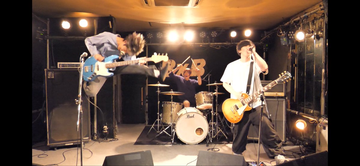 お知らせ📢
本日21時に解禁あります！
お楽しみに！