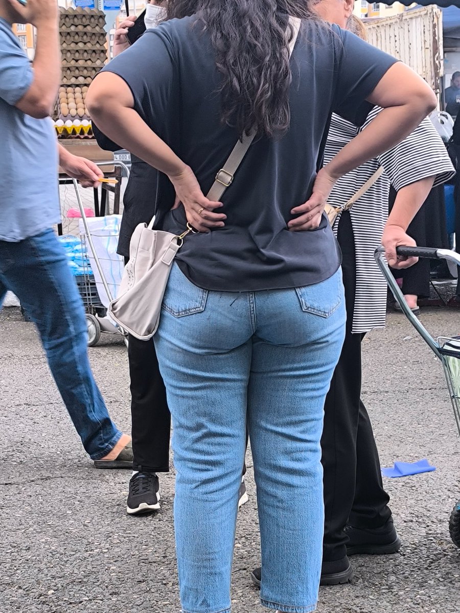 Büyük kalçalı olgunların mesajlarını bekliyorum 
40 50 yaş arası mesaj atın