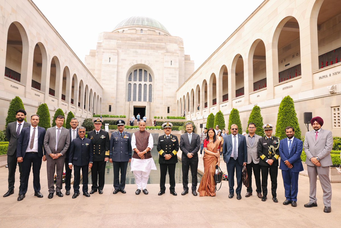 rajnathsingh's tweet image. Paid homage at the Australian War Memorial in Canberra, a place that stands as a tribute to the courage and sacrifice in defence of the values of freedom and democracy that our two countries cherish.
Honoured the memory of Indian soldiers who fought valiantly in distant lands…