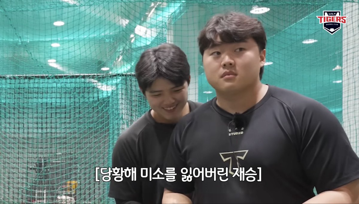 BYOP_hr27's tweet photo. 이거같음...ㅋㅋㅋㅋㅋㅋ https://t.co/7rHzaT0HBO