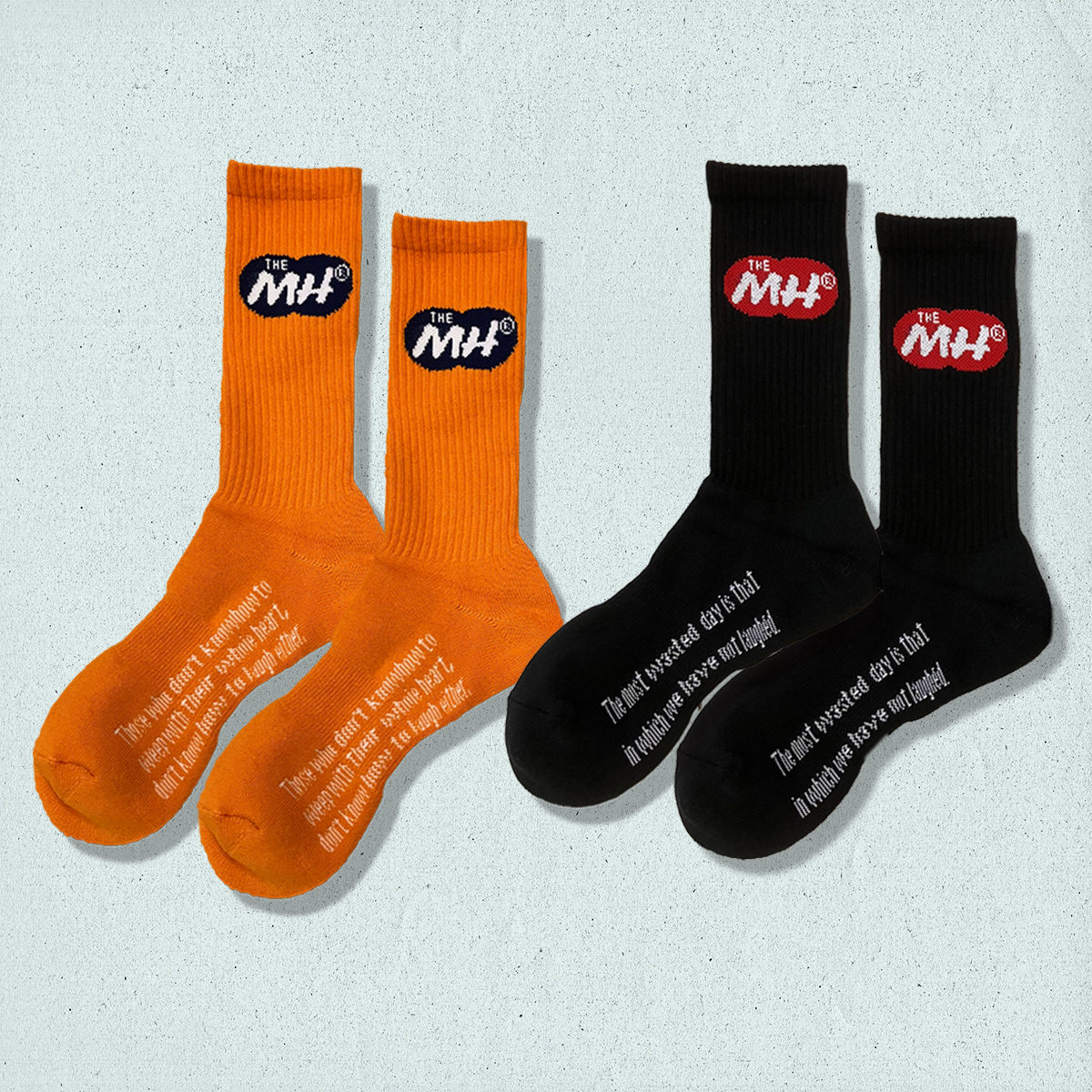 TMH_ONLINESHOP's tweet image. JACQUARD SOX : MH Logo
¥2,750 税込
・メンズ（対応サイズ：23～28cm）
・レディース（対応サイズ：21.5～24.5cm）
saraba.shop/items/67fcb56d…
会長と専務をイメージしたカラーリングのジャガードソックスはプレゼントにも最適な通年を通してご使用頂ける人気商品です。
#さらば青春の光
#ザ森東