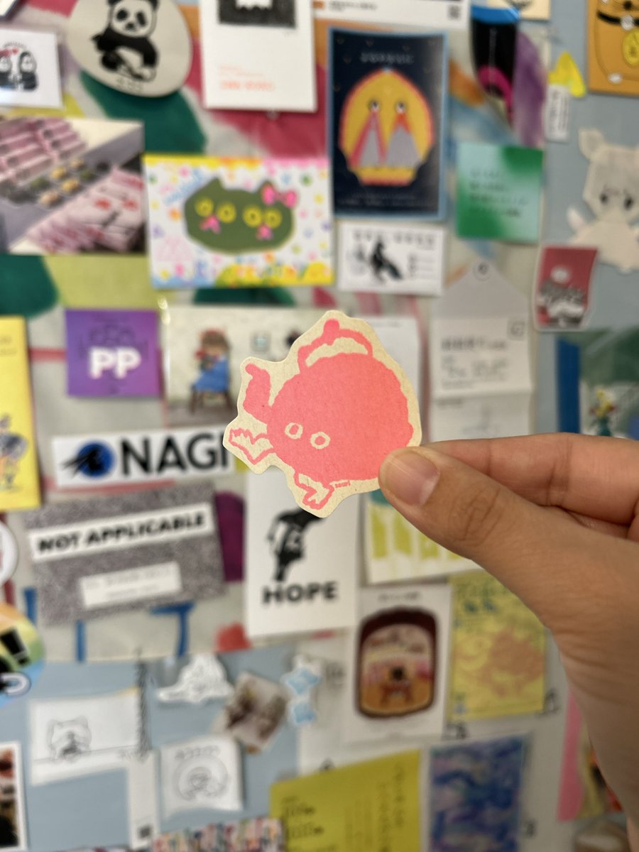 いよいよ明日からですー！
体験していただいた方に、日替わりシルクスクリーンステッカープレゼント。
明日はこのお方だー！