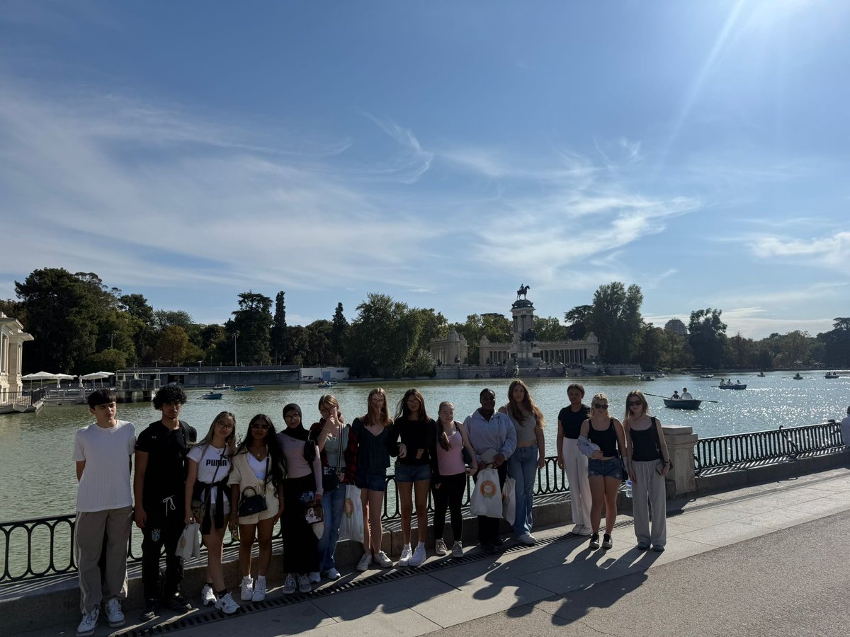 SpringwestA's tweet image. Parque Del Retiro #Madrid 
The magic ✨ of school trips abroad!
Well done all 👏👏👏