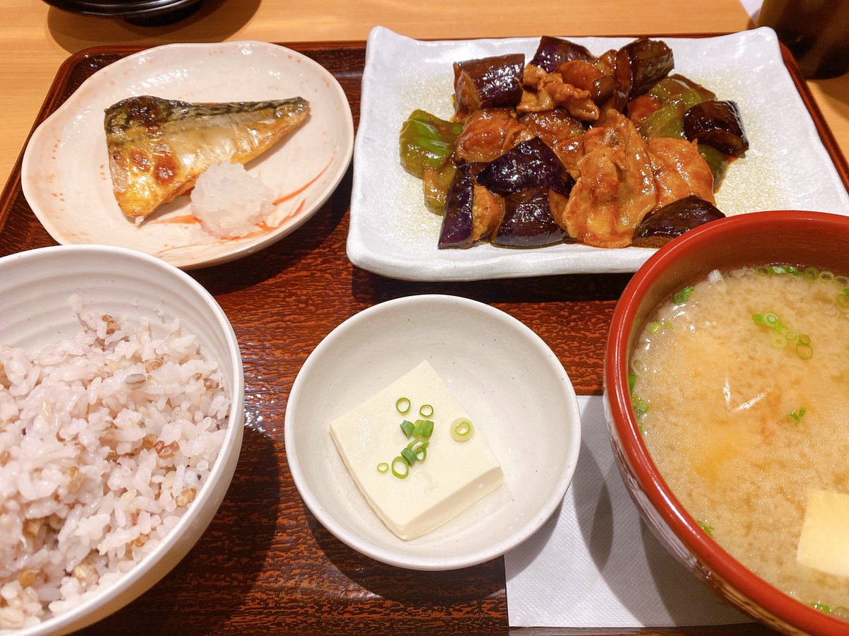 88kusai's tweet photo. はじめまして！やよい軒🍴✨
うまいじゃーーん！ https://t.co/IccTc13A45