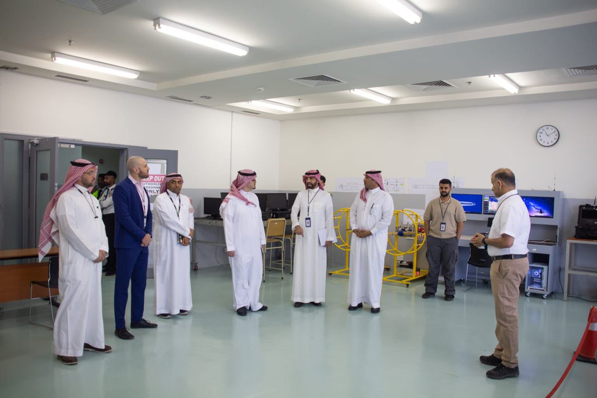 قام وفد من #الأكاديمية_السعودية للطيران المدني برئاسة المهندس وهاج بن حامد مطاوع، بزيارة #الكلية_التقنية_العالمية_لعلوم_الطيران، لبحث سبل التعاون المشترك وتعزيز الشراكة في مجالات التدريب والتأهيل المتخصص في قطاع الطيران.

<a href="/IATC_RUH/">الكلية التقنية العالمية لعلوم الطيران</a> 
#الطيران_المدني