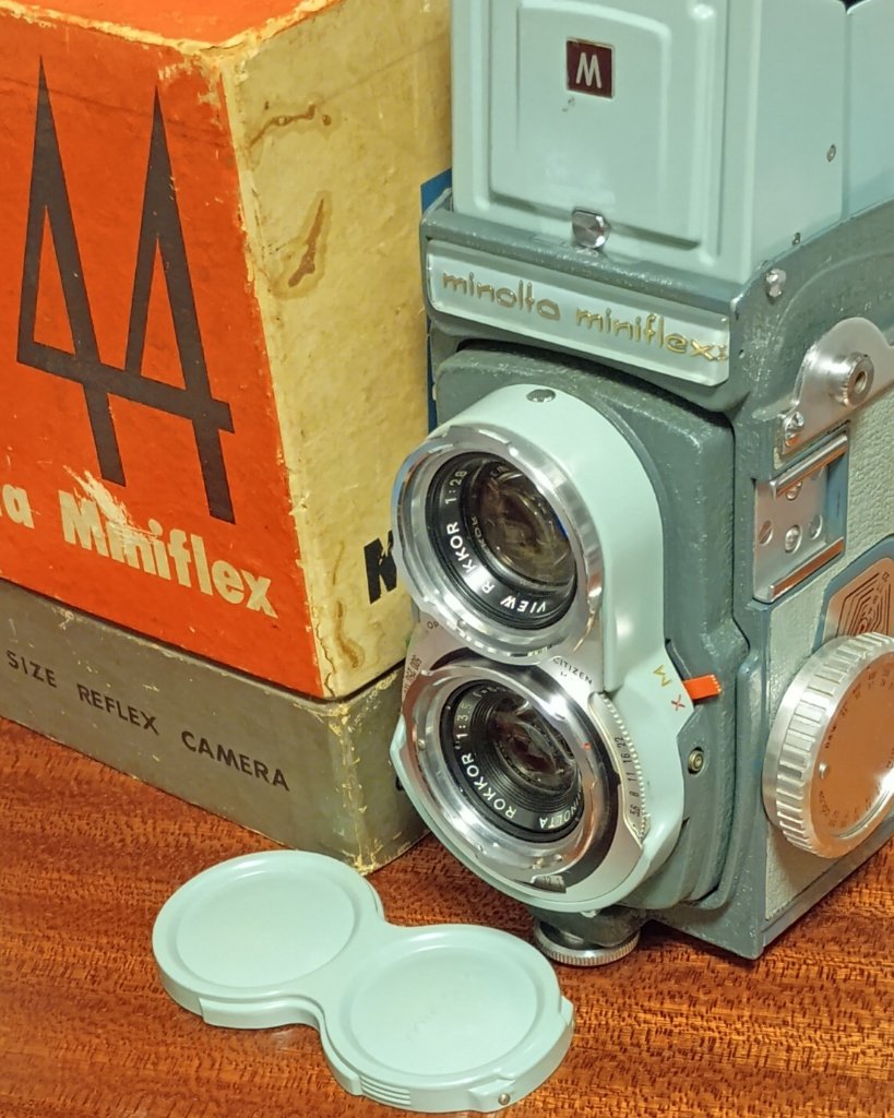 taku3boku3's tweet photo. 【写真展 #AUTOCORDERS 】のアザーカット。
私は、オートコードの弟分、4x4判のminiflexで参加しています。
会期は10/11(土)まで。
明日10/10(金)夕方、そして最終日10/11(土)終日に在廊予定です。
どうぞよろしくお願いします! https://t.co/O7jJVppqQ3