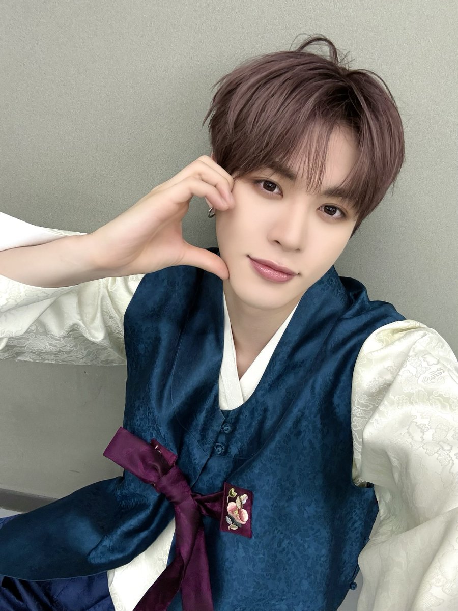 by_EPEX's tweet photo. ��이 완전 동구래😗🌕

#EPEX #이펙스 #AMIN #아민 https://t.co/OuGSWygY43