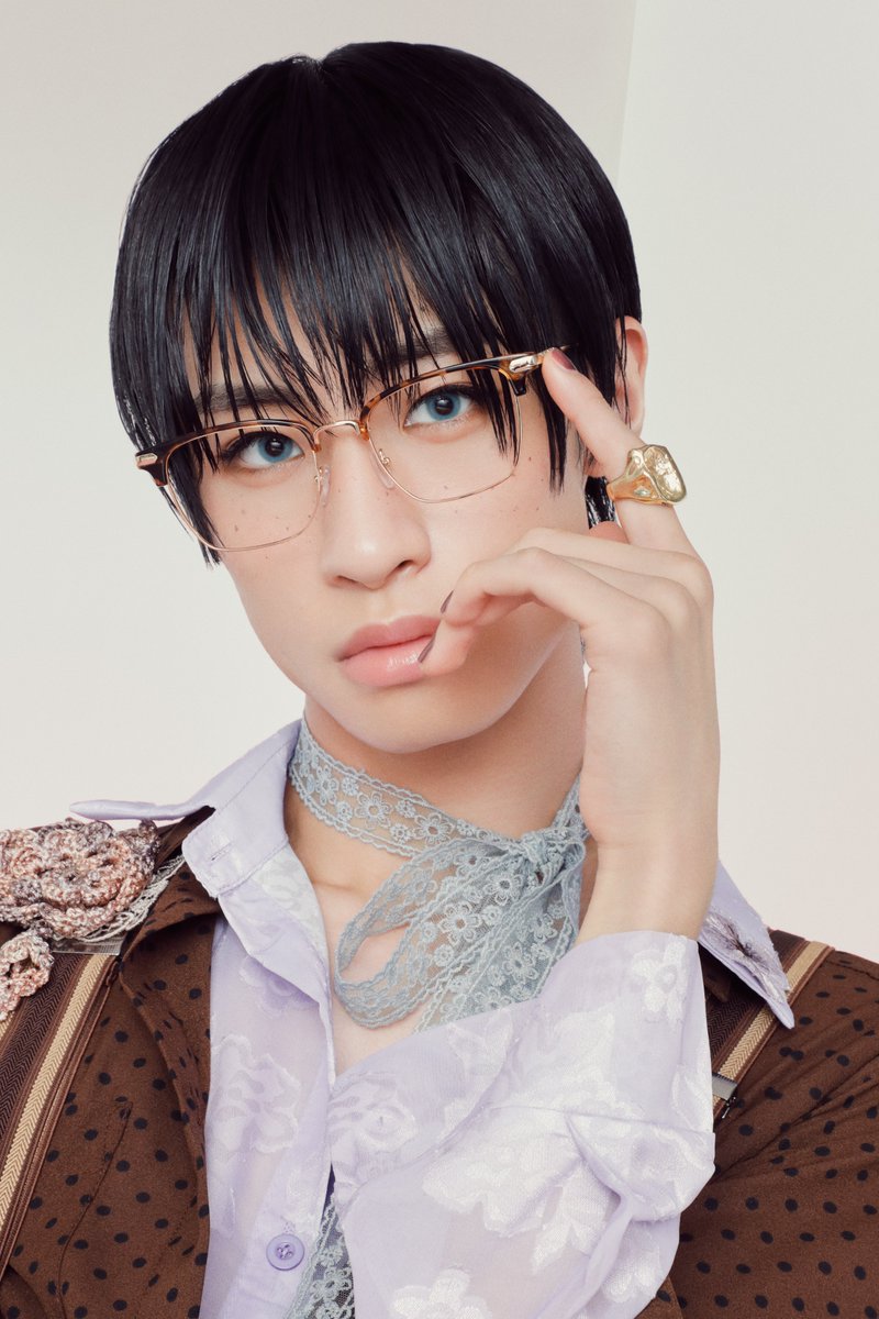 "SUGAR"
Ray
Solo Visual

Now on Streaming
smar.lnk.to/SHIBAI

#龍宮城
#SHIBAI
#SUGAR
#龍宮城アリーナ2DAYS