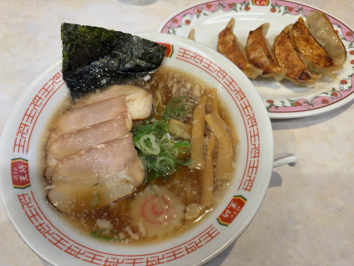 夜ご飯は最高級・宮廷料理をいただきます。