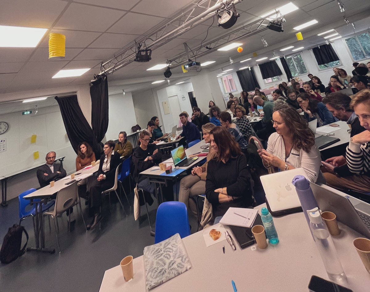 de Montaigne Alexandra tweet media