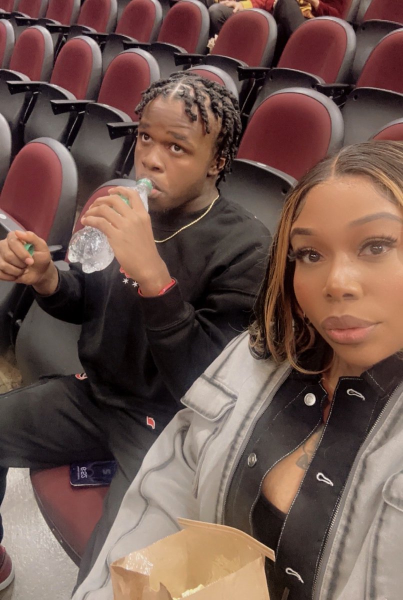 Happy 18th Birthday to my 1and only son.
The best son I could ever ask for. We made it baby to 18 !! The journey is not over. We've faced some challenges but know I'll forever be your biggest supporter and advocate. I've always instilled that into you. I love you 4ever❤️