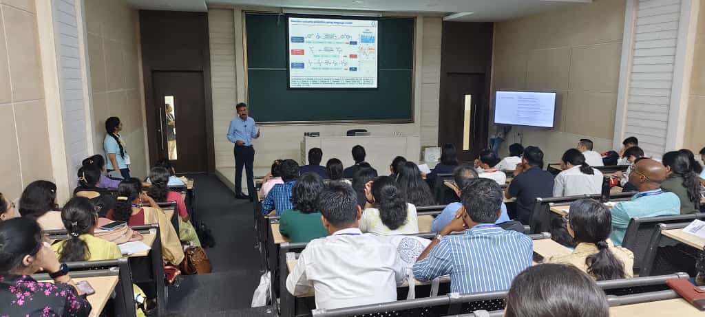 Chemistry_IITB's tweet image. 🤖 Prof Raghavan B. Sunoj (IIT Bombay) at @GSC_2025 brings his computational & AI expertise in the field of chemistry — exploring how ML can reshape chemical reactions. #ComputationalChemistry @JOC_OL @iitbombay @sunojchemlab @ruchianand1975 @anidchemiitb