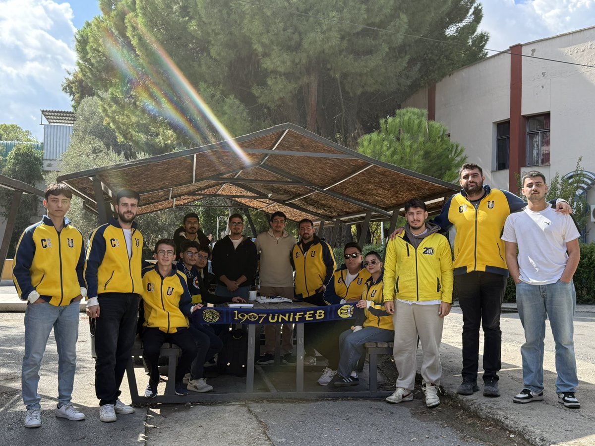 UFBDokuzEylul's tweet photo. 1907 ÜNİFEB Dokuz Eylül Üniversitesi örgütlenmesi olarak Eğitim Fakültesi'nde oturuyoruz, tüm Fenerbahçeli arkadaşlarımızı bekleriz.

#HaydiSenDeGelKatılBize https://t.co/J7C5WETeuV