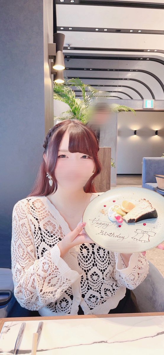 mi_cherry_us's tweet photo. めっちゃ遅れたけど23歳になりました❣️

レアなほぼノーマルカメラ
（明るさだけ調整してる😂） https://t.co/cgbwPVyEHV