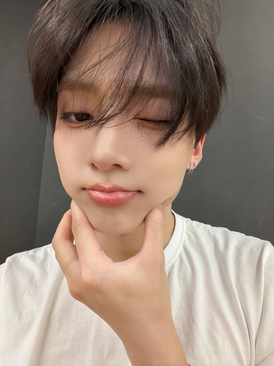 How are you all spending this Chuseok holiday? I hope you’re having a comfortable break filled with lots of laughter. I hope you get to eat lots of delicious food with people you love and care about and have plenty of time to rest too! Don’t get sick, okay? I love you 🤍