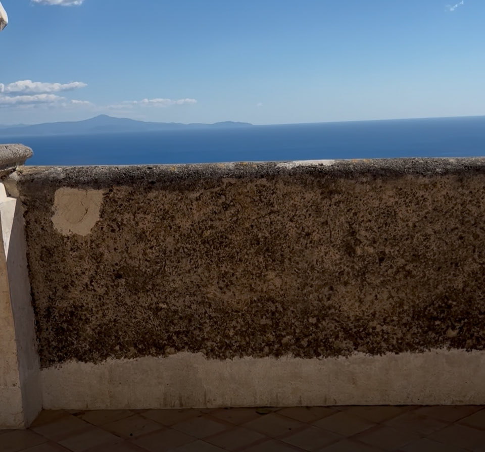 Navy141_Gaming's tweet image. Question for construction folks, Does this rail meet code? #ravello #italy #buildingcode #amalficoast #bucketlist #infinity #views
youtube.com/shorts/XjPaPtr…