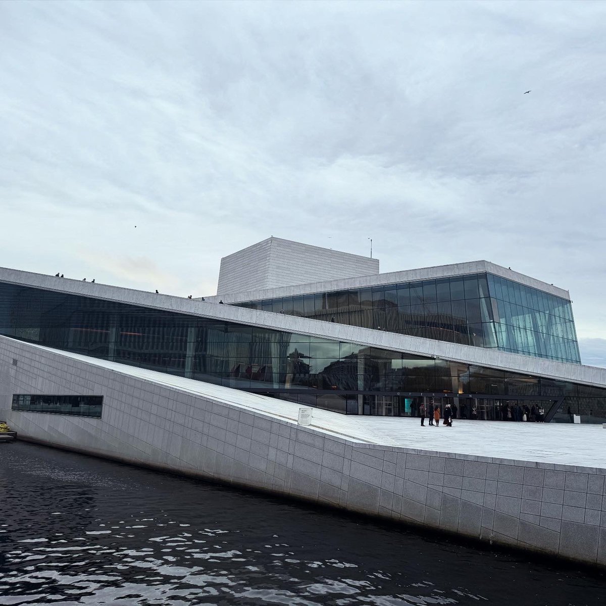 JonLHelm's tweet image. Oslo is a beautiful city. Amazing architecture, clean, calm, and just a really cool vibe all round. Love it. #Oslo