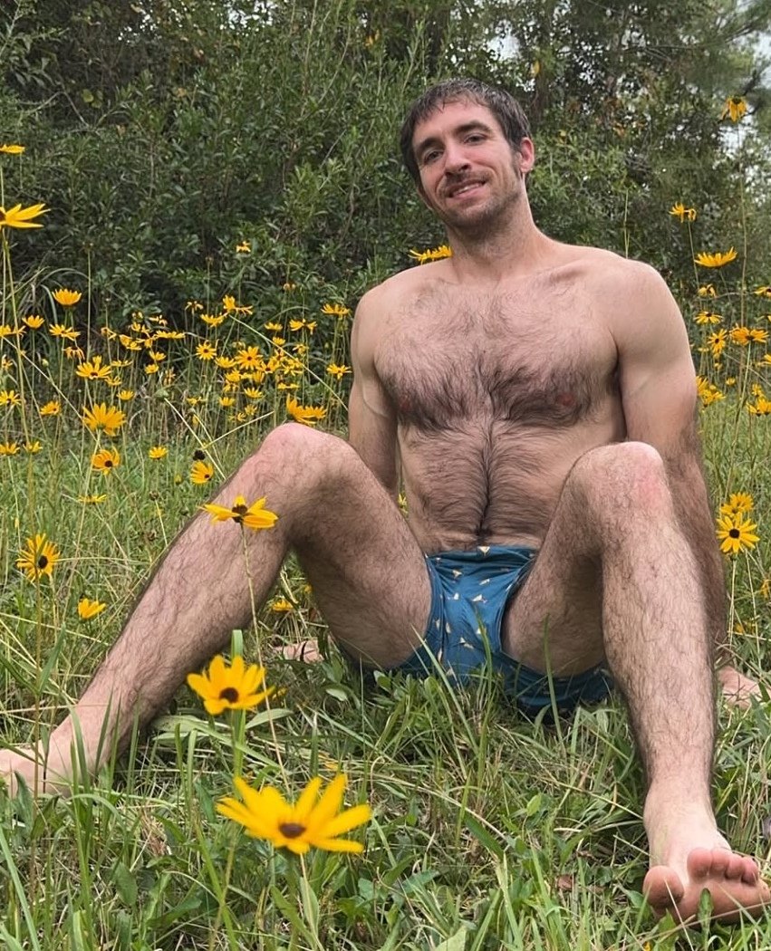 hairymenaddict tweet media