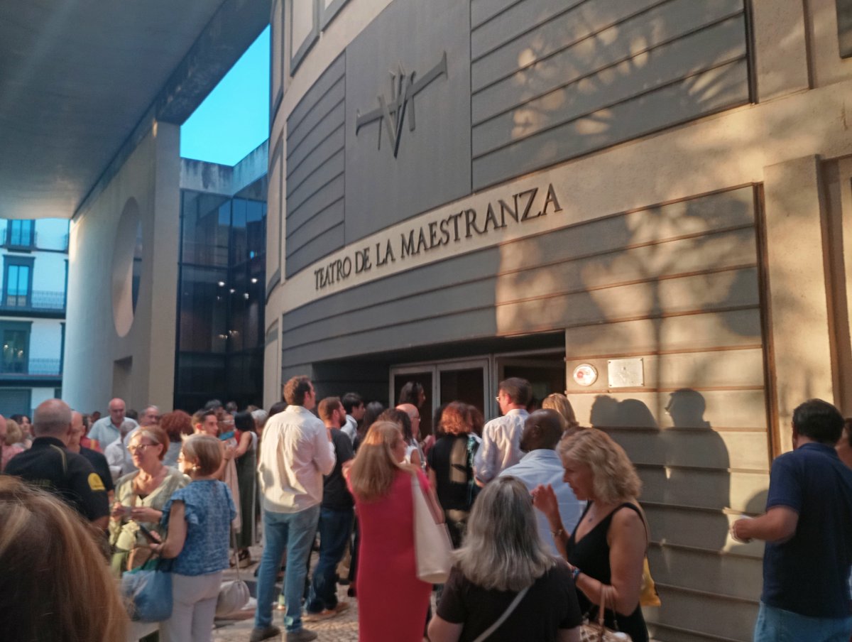 Ayto. de Estepa (@aytodeestepa) on Twitter photo ÓPERA DON GIOVANNI DE WOLFGANG AMADEUS MOZART
El pasado martes 7 de octubre, la Delegación de Cultura organizó un viaje al Teatro de La Maestranza de Sevilla para ver la Ópera de Don Giovanni de Mozart.
Colabora: <a href="/DIPUSEVI/">Diputación de Sevilla</a> ÓPERA DON GIOVANNI DE WOLFGANG AMADEUS MOZART
El pasado martes 7 de octubre, la Delegación de Cultura organizó un viaje al Teatro de La Maestranza de Sevilla para ver la Ópera de Don Giovanni de Mozart.
Colabora: <a href="/DIPUSEVI/">Diputación de Sevilla</a>