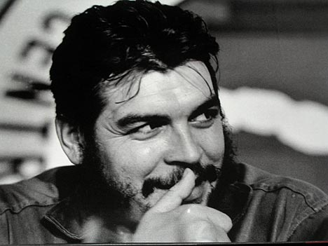 9 октября 1967 был зверски убит Эрнесто Че Гевара. Приказ на его убийство был отдан из ЦРУ. Че Гевара представлял собой колоссальную опасность для капитализма - большую, чем ядерная бомба противника, сброшенная на территорию США. Его образ кошмаром преследует буржуев по сей день.
