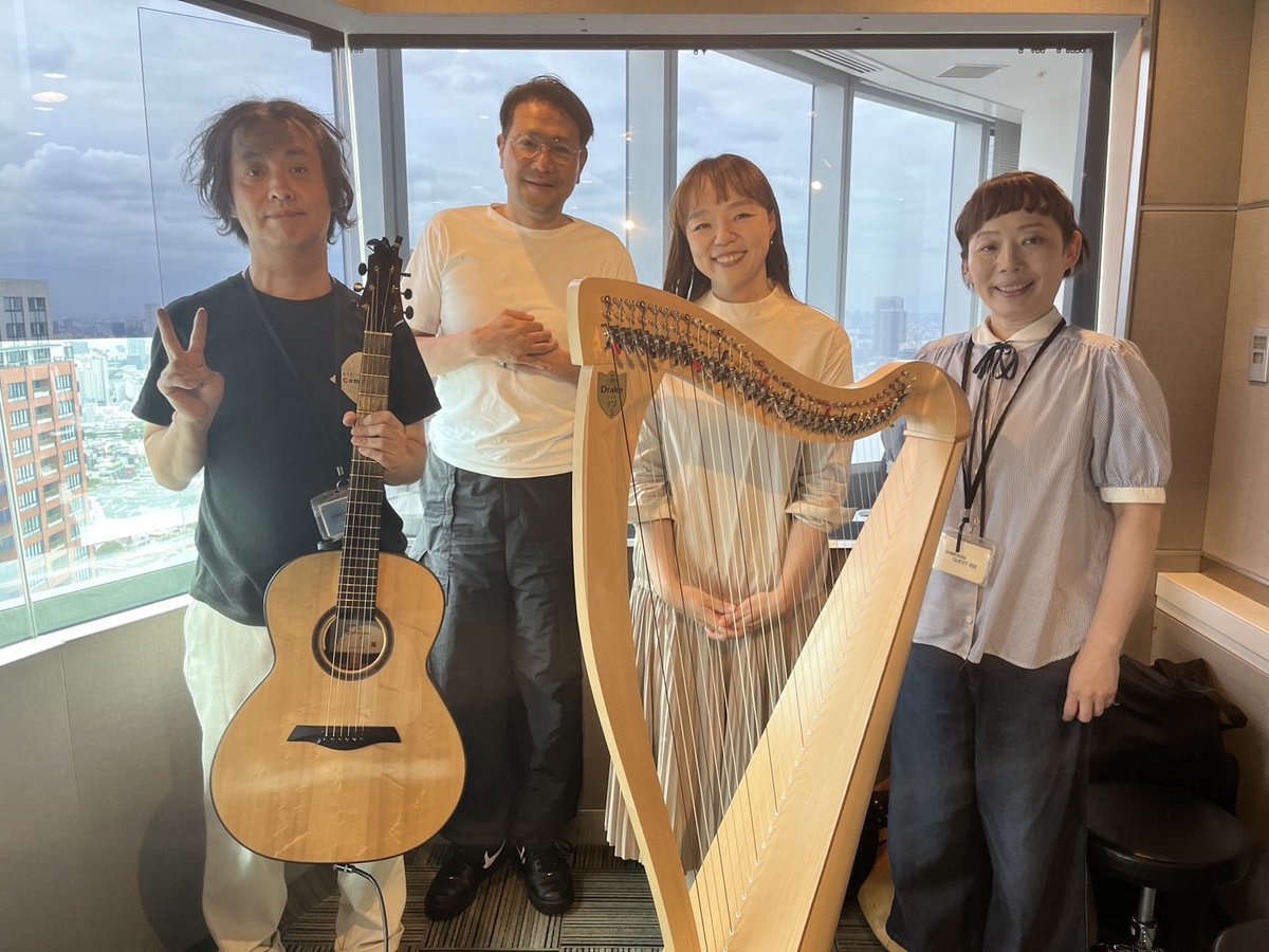 今朝は『J-WAVE TOKYO MORNING RADIO』にmoon birdが出演。別所哲也さんにとても温かく迎えていただけて、楽しい時間はあっという間でした！アルバム『Forest』から生演奏で「Sun Child」も披露いたしました。
ラジコのタイムフリー(08:30〜)でぜひお聴きください！
radiko.jp/mobile/events/…