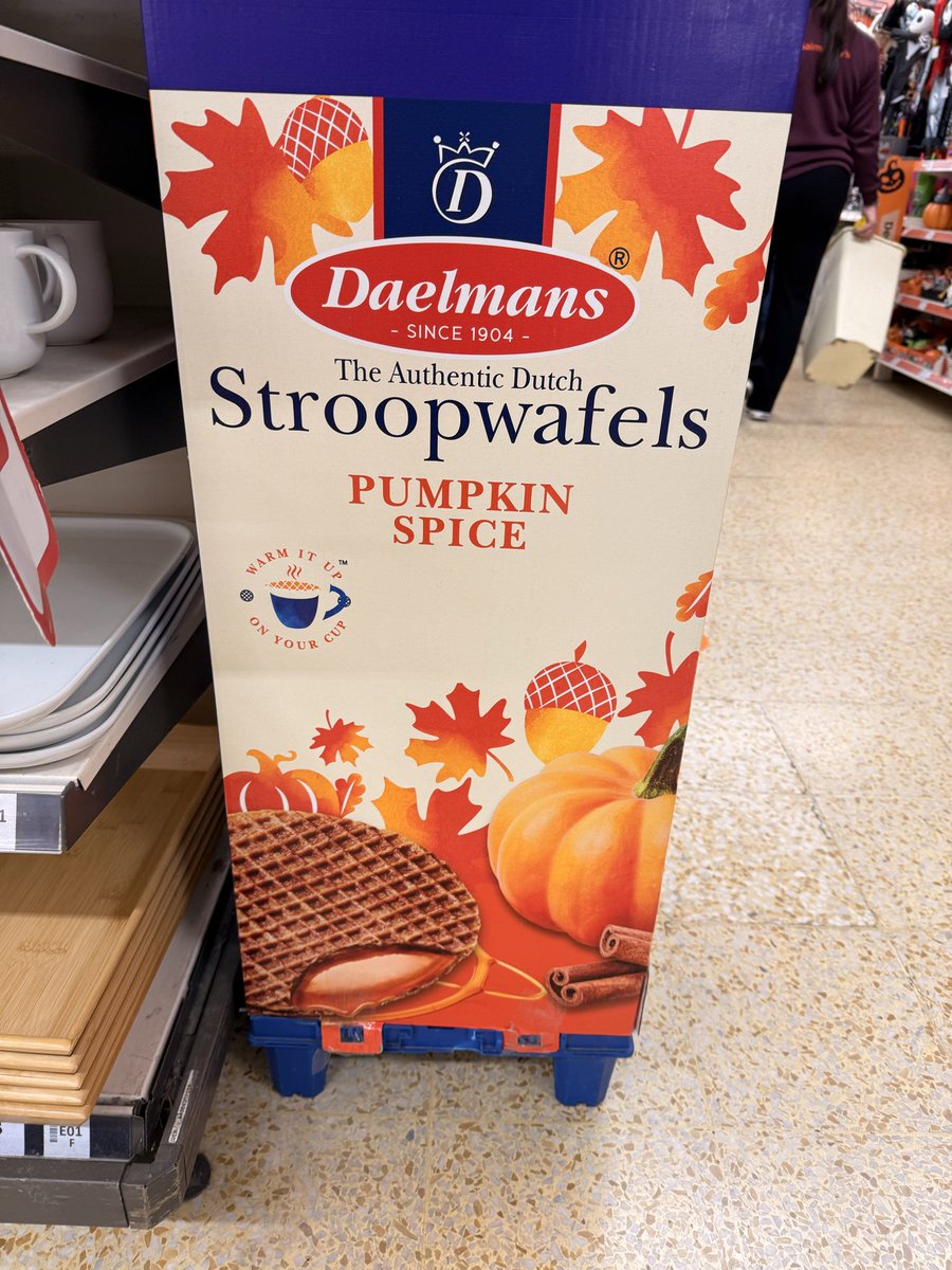 All_Things_New_'s tweet photo. Pumpkin Spice Stroopwafels! 🎃 At Sainsbury’s #daelmans #stroopwafels #pumpkinspice #autumn #wellthisisnew https://t.co/6KQM5S1ETl