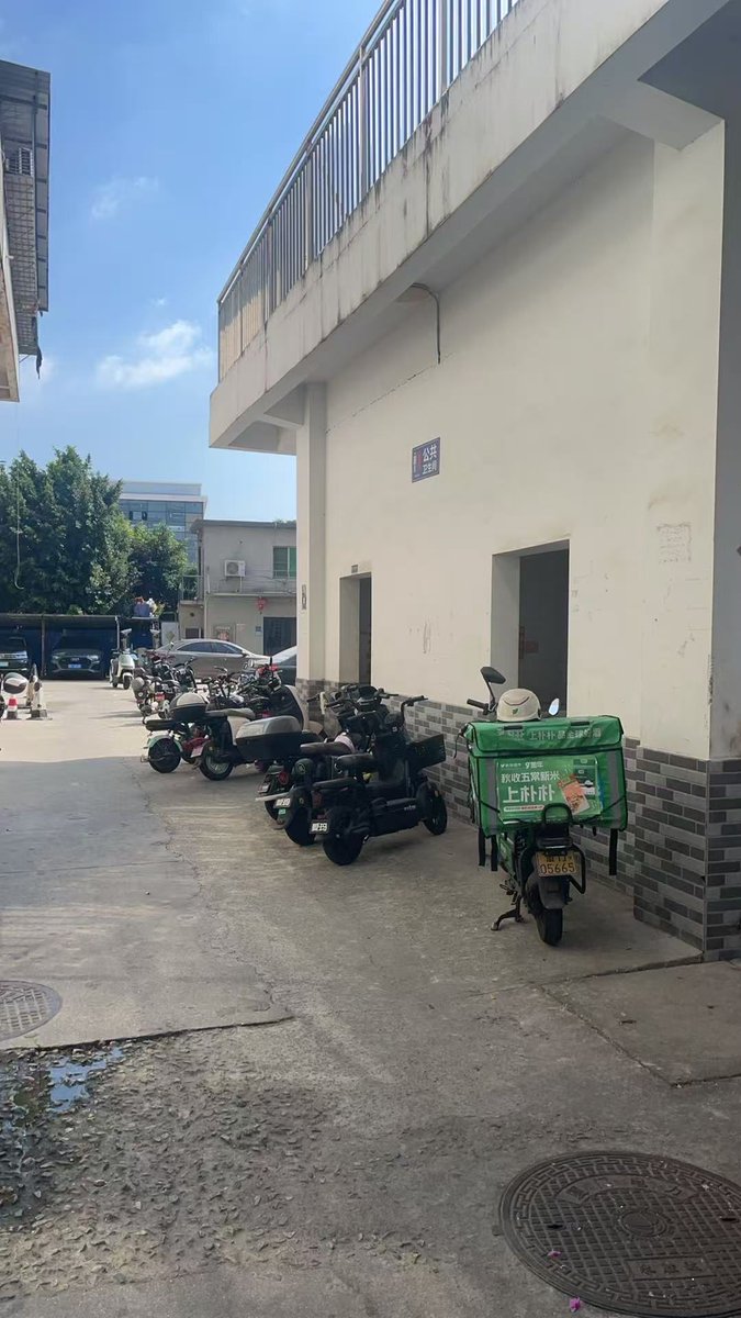 Outdoor Steve tweet media