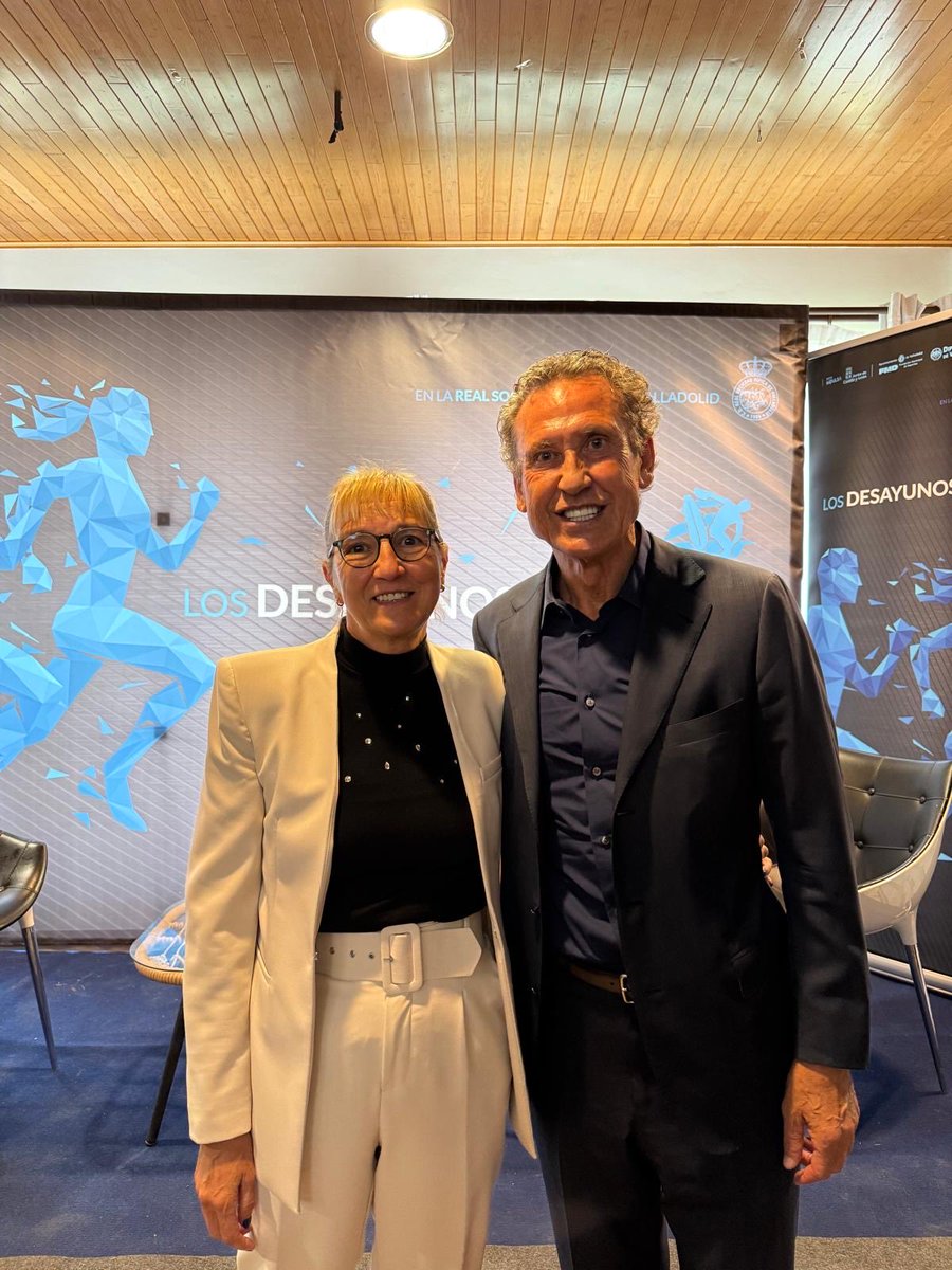 ➡️ Nuestra presidenta @basistió ayer a ‘𝐋𝐨𝐬 𝐃𝐞𝐬𝐚𝐲𝐮𝐧𝐨𝐬 𝐝𝐞 <a href="/APDValladolid/">APD Valladolid</a>’, 
Con la presencia de #JorgeValdano en <a href="/RSHipica_vallad/">RS Hipica</a> 

💬 Un encuentro inspirador sobre deporte, valores y liderazgo, en el que el pádel también tuvo representación.