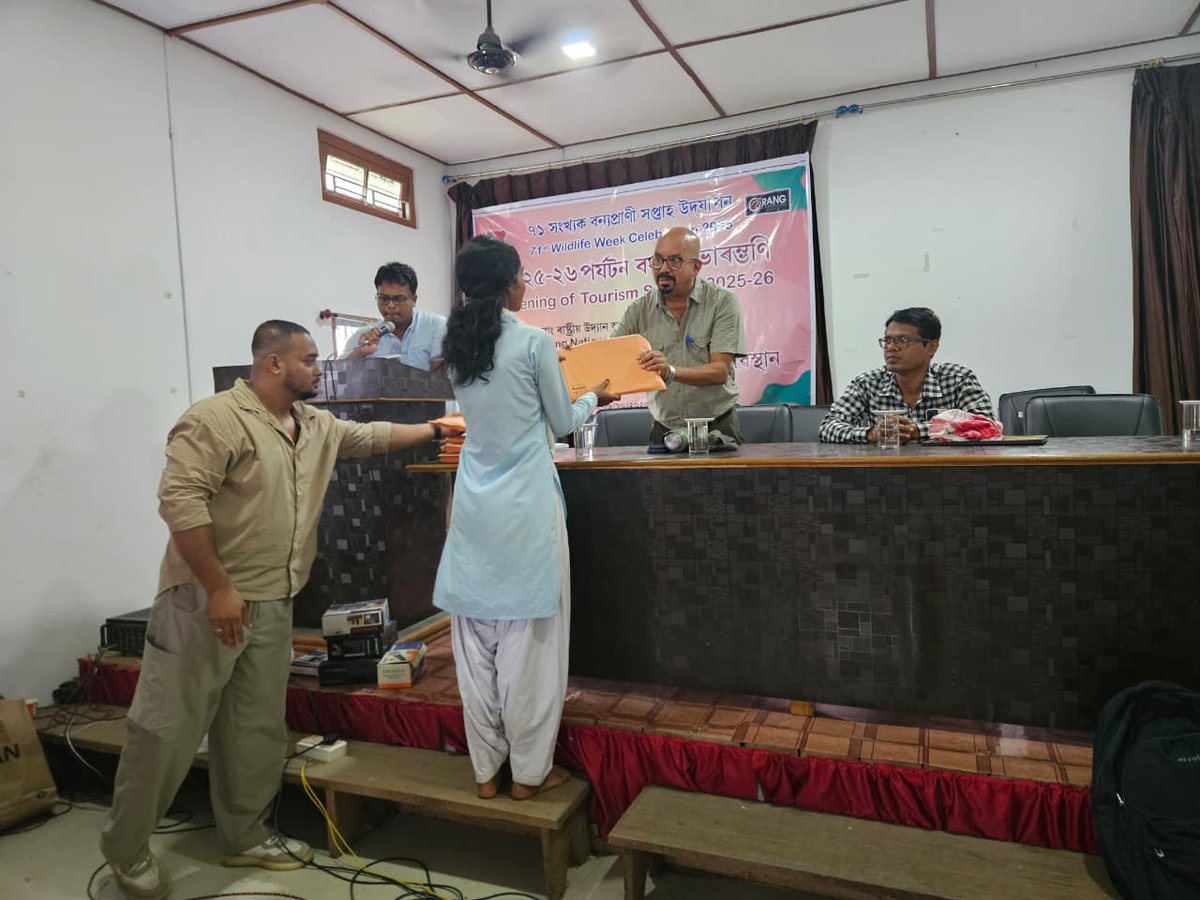 aaranyak's tweet photo. An awareness and outreach programme was held on Oct 6 by Orang NP & TR Authority marking the 71st #WildlifeWeek, in collaboration with Aaranyak, @WWFINDIA & KACF.
Focused on conserving rhinos 🦏, tigers 🐅 and other species, the event saw vibrant community & student participation. 🌿
#OrangNationalPark #Assam #WildlifeConservation #Aaranyak
@assamforest @OrangTiger @pradiptabaruah