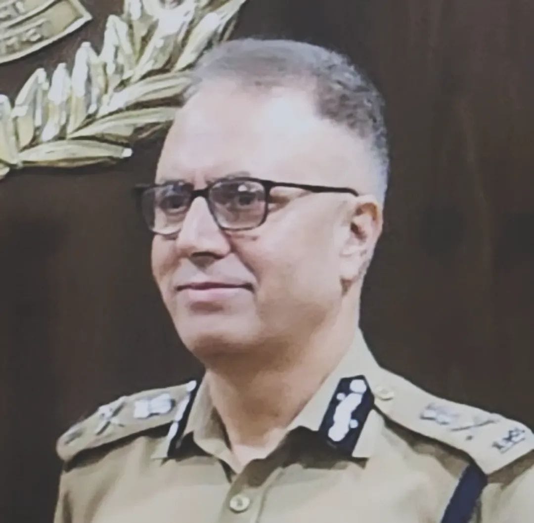 GulistanNewsTV's tweet image. Mr. Abdul Ghani Mir, IPS, awaiting posting orders, has been appointed as Commandant General, Home Guards, Civil Defence, SDRF J&amp;amp;K, relieving Mr. Alok Kumar, IPS, of the additional charge of the post.
#AbdulGhaniMir #IPS #HomeGuards #CivilDefence #SDRF #JammuAndKashmir