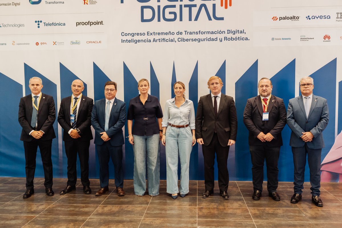 Potdigitalext's tweet image. 🌍 Potencial Digital 2025 ha marcado un antes y un después.
Más de 7.000 asistentes presenciales y 3.000 online han demostrado que Extremadura está preparada para liderar el futuro digital.

💫 Gracias a todos los que lo habéis hecho posible:
empresas, instituciones, ponentes,…