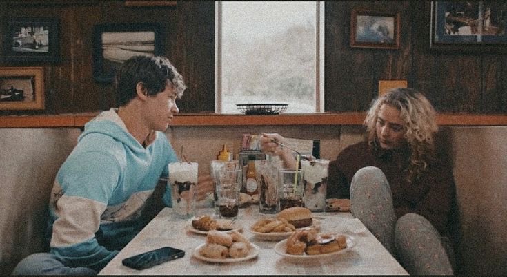 ellf_g's tweet image. #TheMapofTinyPerfectThings (2020)
みんな大好きタイムリープもの×ボーイミーツガールもの。タイムリープに嵌った2人が同じ1日のなかで複数の奇跡を見つけるストーリーにはこちらも幸せな気持ちになれる。何よりキャスリン・ニュートンのファッションが毎回素敵！始まり方も素敵なので、是非。