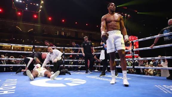 The Boxing Man tweet media