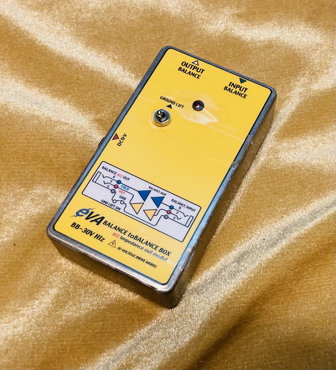 EVA_EMIS's tweet image. ブログ更新しました「BB-30V BALANCE to BALANCE BOX Hi-Z IMPEDANCE OUT MODEL」evaemis.blog.fc2.com/blog-entry-355… KEMPERデモ動画もUPしましたので是非ご一読ください！インピーダンスコンバーターとバランス変換器の機能を備え、ご紹介した使い方以外にも活用方法は多々ございます。順次ご案内して行きます。