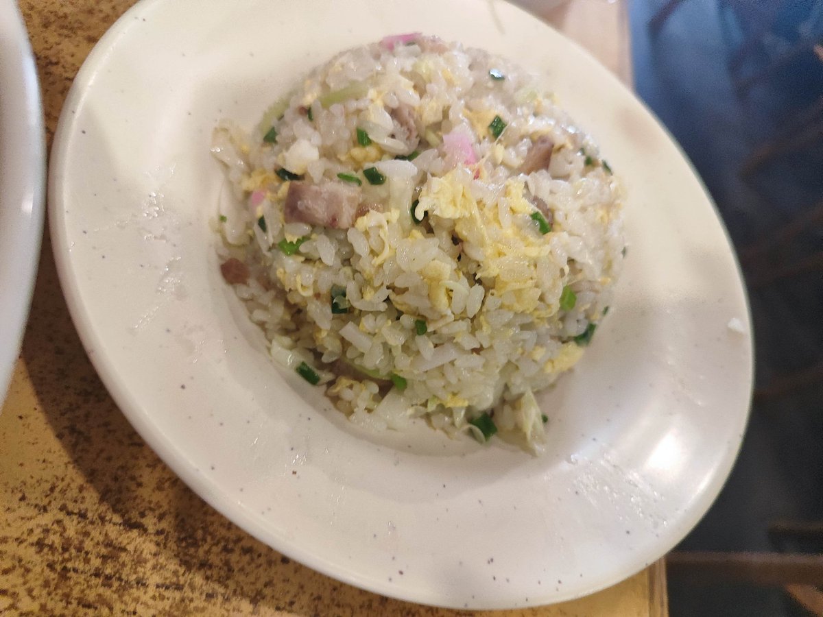 PacificWingKURI's tweet image. 今日の昼は健康ラーメン、チャーハン セットにしたら食べきれなかったので 持ち帰りにした。
#健康食品 #香港中環