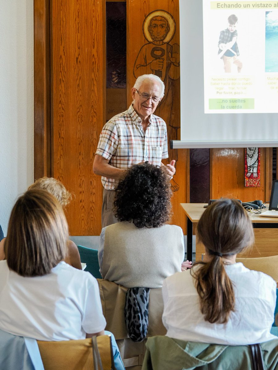 archiValladolid's tweet image. 🚸 Como cada jueves (hasta el 27 de noviembre), esta tarde vuelven a abrirse las puertas de la Escuela de Padres, una oportunidad para aprender a acompañar la #adolescencia de tus #hijos

🕡 De 18:30 a 20:00h.
📍 Colegio Seminario Menor de #Valladolid

¡TE ESPERAMOS!