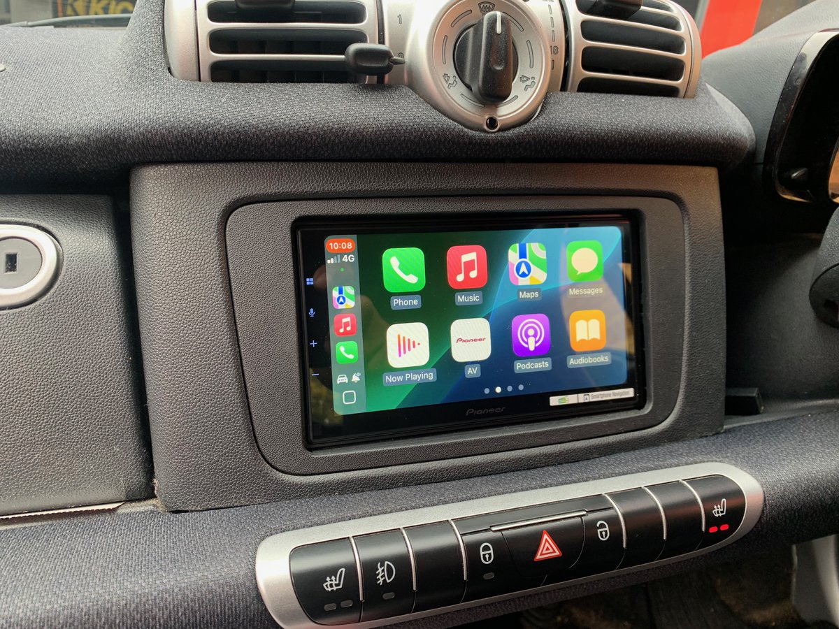 dynamic_audio's tweet image. This Smart Car (2012) just got a next-level tech upgrade, perfectly installed by Dynamic Sounds! 📷📷
We fitted the Pioneer SPH-EVO64DAB head unit — delivering Apple CarPlay, Android Auto, Bluetooth &amp;amp; DAB radio for a seamless, connected drive.

@Connects2 @PioneerUK