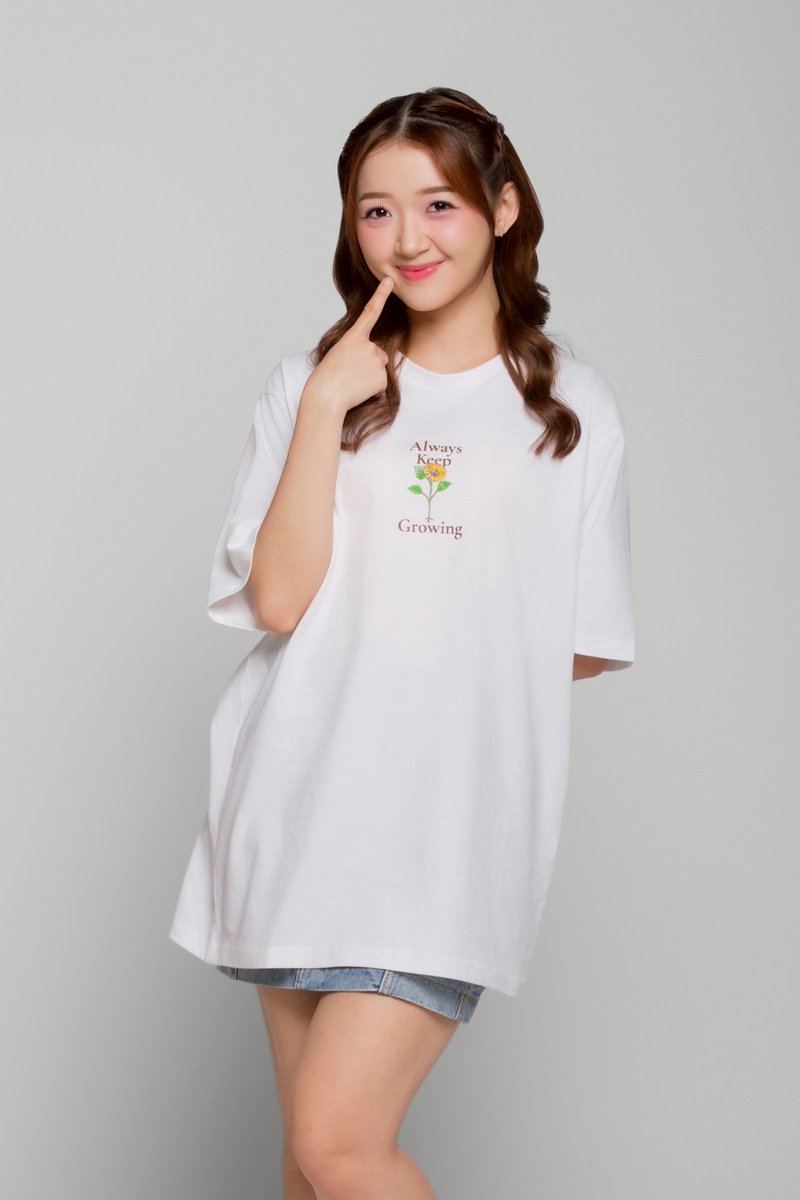 AU_LiaJKT48's tweet photo. hari inii hari terakhir sbelum PO bday tshirtku tutup, jadi kita samaan kan nantiiii? 🥹🥹 https://t.co/OapminydQn