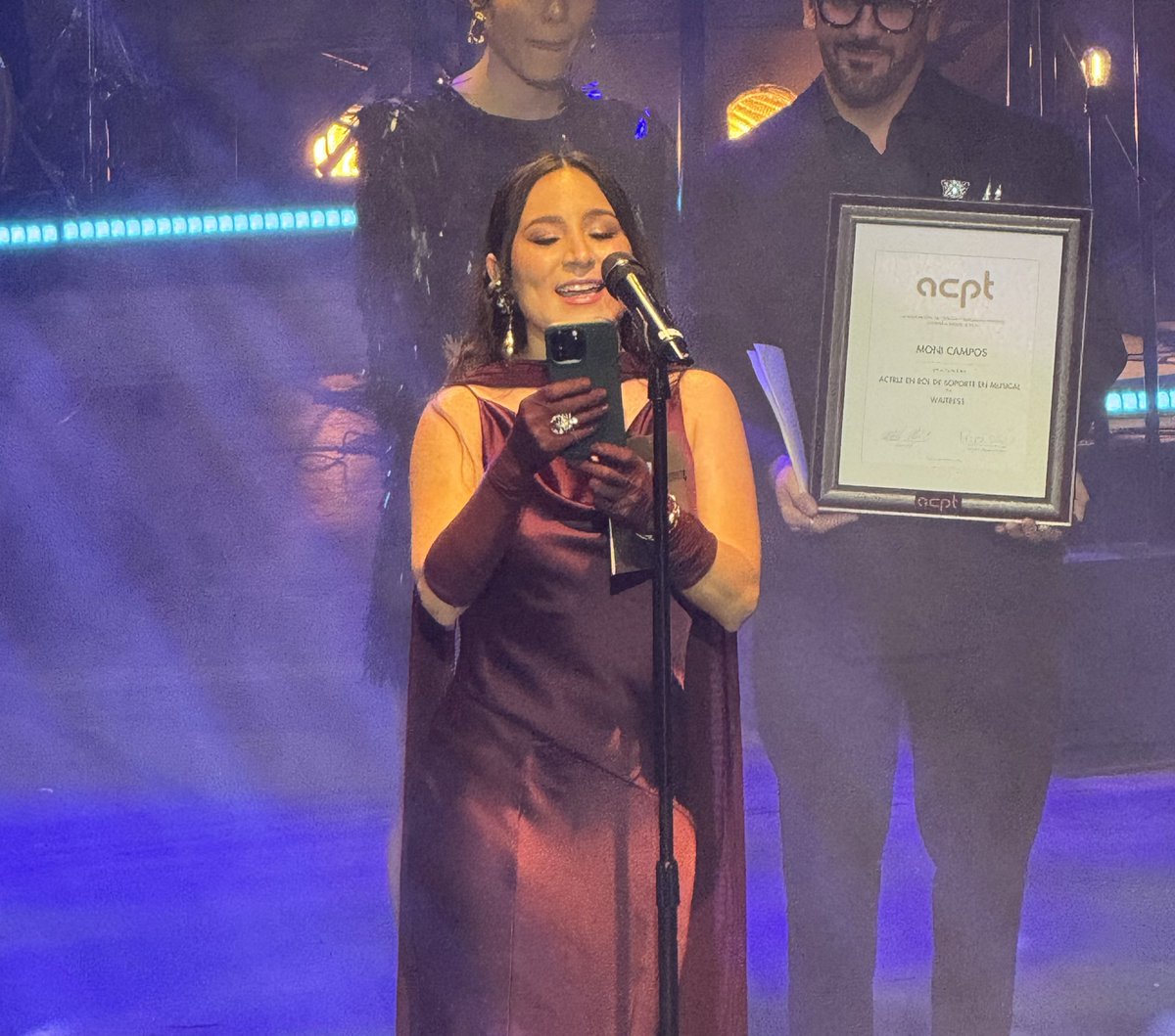 Aitza, Aldo, Jonathan y Moni llevándose los ACPT de actuación en musical se siente muy, muy, muy correcto.